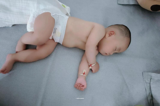 西宁三个月宝宝抬头不稳